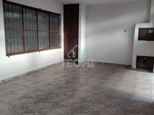 Sobrado 3 quartos e 3 banheiros, à venda, no bairro Centro em Taubaté