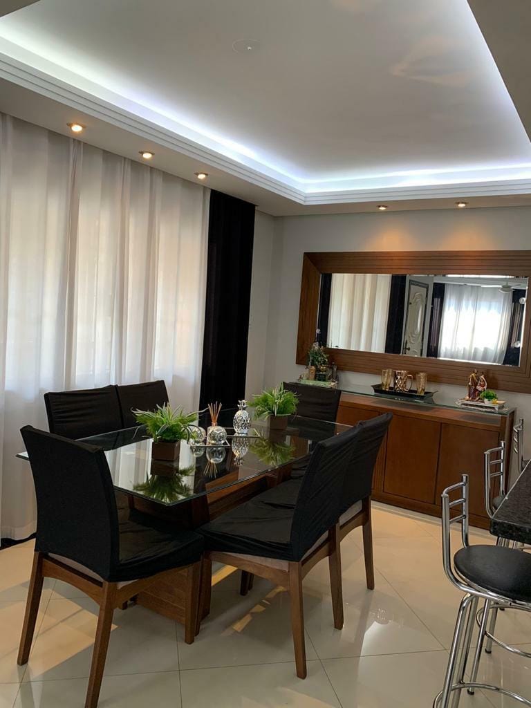Sobrado à venda 3 Quartos, 1 Suite, 4 Vagas, 383M², Cerâmica, São Caetano do Sul - SP