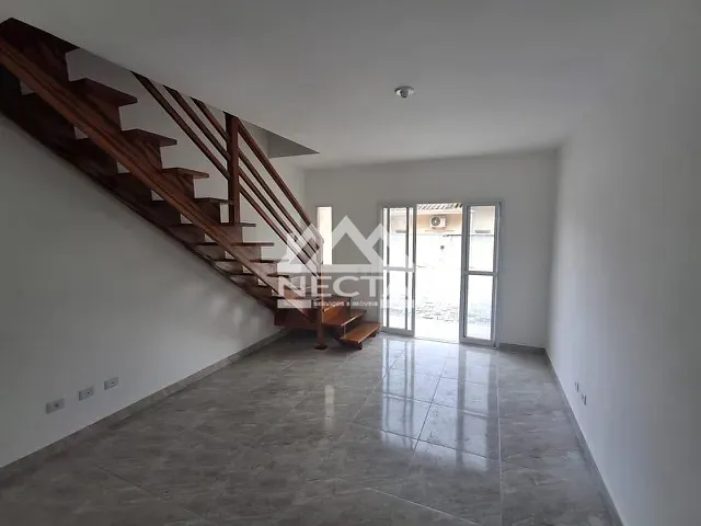 Sobrado com 72m² 2 quartos e 2 banheiros, à venda, no bairro Capricórnio II em Caraguatatuba