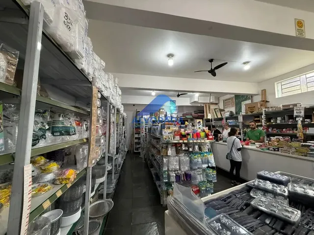 Sobrado com 250m² 1 quarto e 2 banheiros, à venda, no bairro Bosque dos Eucaliptos em São José Dos Campos