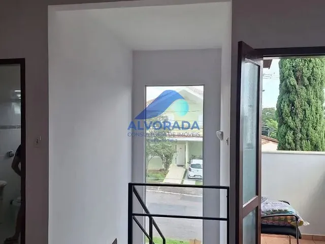 Sobrado com 250m² 3 quartos e 1 banheiro, à venda, no bairro Urbanova em São José Dos Campos