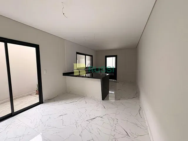 Sobrado com 125m² 3 quartos e 4 banheiros, à venda, no bairro Jardim das Indústrias em São José dos Campos
