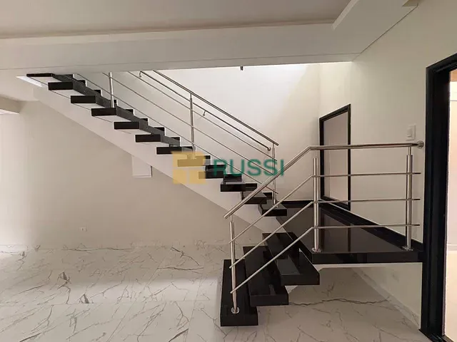 Sobrado com 125m² 3 quartos e 4 banheiros, à venda, no bairro Jardim das Indústrias em São José dos Campos