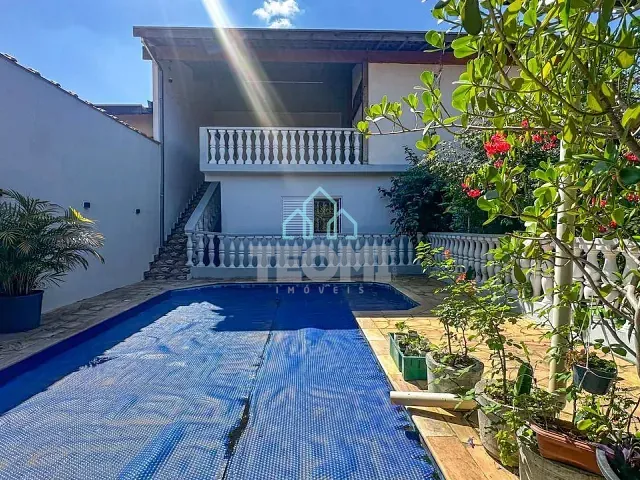 Sobrado 4 quartos e 3 banheiros, à venda, no bairro Parque Residencial Flor do Vale em Tremembé