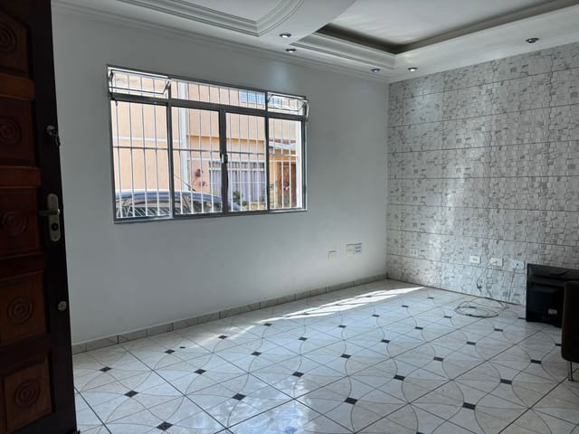 Foto do Sobrado - Sobrado Amplo em Condomínio a 400m do Metrô Patriarca 🚇 3 Dormitórios e 1 Vaga de Garagem! 🌟 | Organização Imobiliária Açores