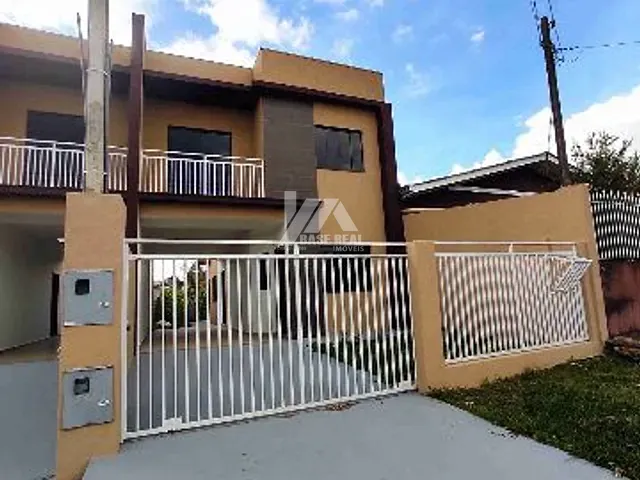 Sobrado 3 quartos e 2 banheiros, à venda, no bairro Uvaranas em Ponta Grossa