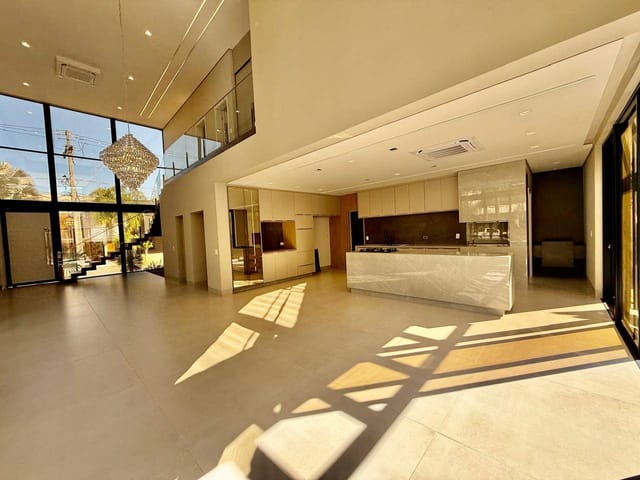 Foto do Sobrado - Sobrado à venda, Alphaville 2 - 4 Suítes - Lavabo - Churrasqueira - Piscina - 4 Garagens - Pé direito Alto - Sala 2 ambientes | Guepardo Imob