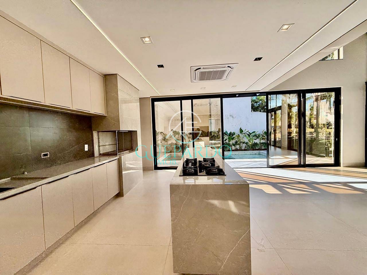 Sobrado à venda com 4 quartos, 280m² - Foto 3