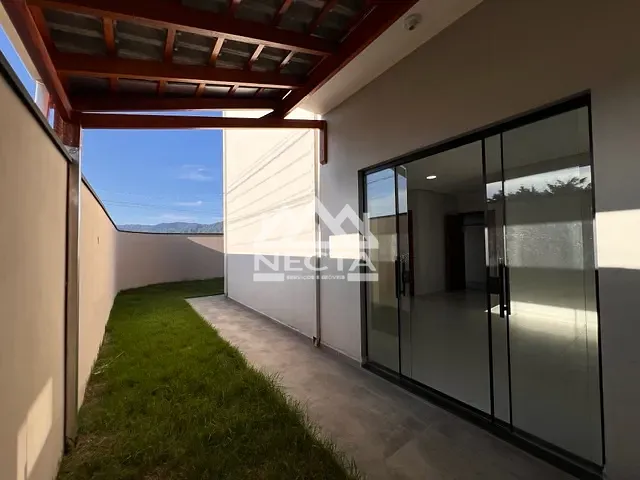 Sobrado com 136m² 2 quartos e 2 banheiros, à venda, no bairro Balneário Recanto do Sol em Caraguatatuba