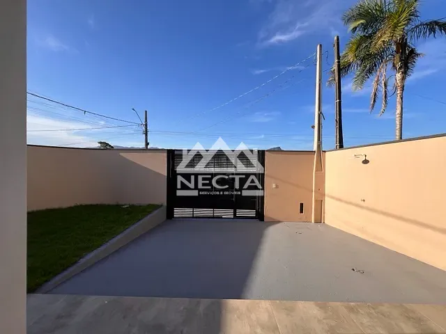 Sobrado com 136m² 2 quartos e 2 banheiros, à venda, no bairro Balneário Recanto do Sol em Caraguatatuba