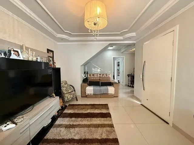 Sobrado com 156m² 4 quartos e 4 banheiros, à venda, no bairro Jardim Imperial em Maringá