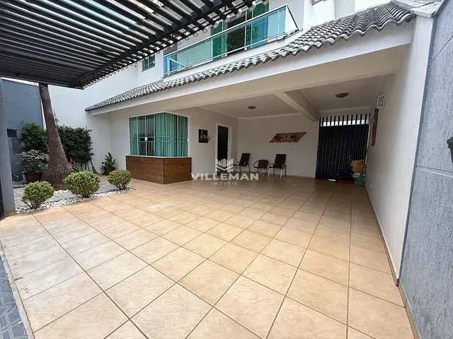 Sobrado com 156m² 4 quartos e 4 banheiros, à venda, no bairro Jardim Imperial em Maringá