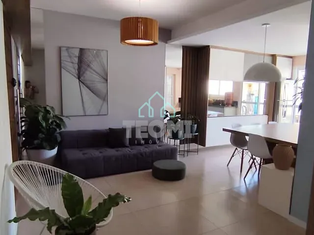 Sobrado com 126m² 3 quartos e 2 banheiros, para alugar, no bairro Piracangaguá II em Taubaté