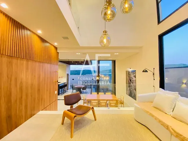 Sobrado com 315m² 3 quartos e 5 banheiros, à venda, no bairro Itapecerica em Taubaté