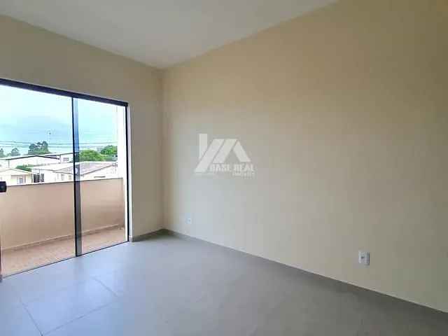 Sobrado 3 quartos e 2 banheiros, à venda, no bairro Oficinas em Ponta Grossa