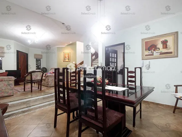Sobrado com 211m² 3 quartos e 3 banheiros, à venda, no bairro Vila Assis Brasil em Mauá