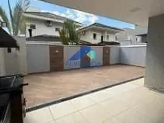 Sobrado com 250m² 4 quartos e 3 banheiros, à venda ou para alugar, no bairro Urbanova em São José Dos Campos