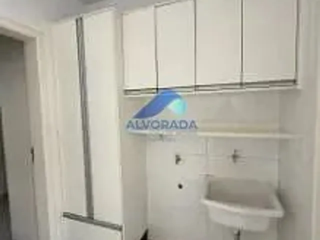 Sobrado com 250m² 4 quartos e 3 banheiros, à venda ou para alugar, no bairro Urbanova em São José Dos Campos