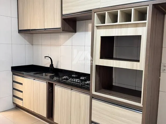 Sobrado 3 quartos e 2 banheiros, para alugar, no bairro Alto da XV em Guarapuava