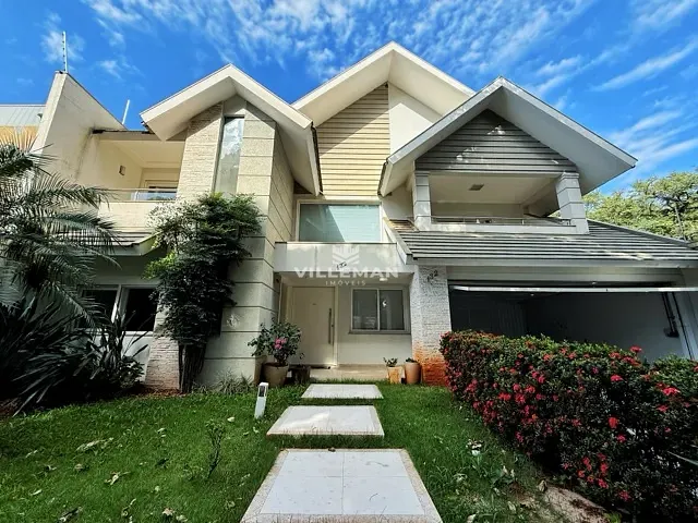 Sobrado com 676m² 4 quartos e 4 banheiros, à venda, no bairro Zona 02 em Maringá