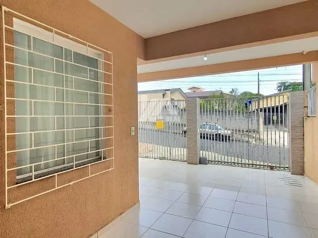 Sobrado com 200m² 3 quartos e 2 banheiros, à venda, no bairro Neves em Ponta Grossa
