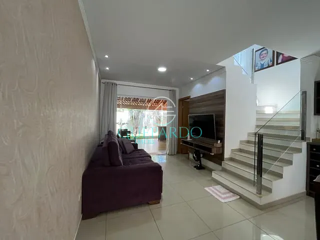 Sobrado com 170m² 3 quartos e 2 banheiros, à venda, no bairro Terra Bonita em Londrina