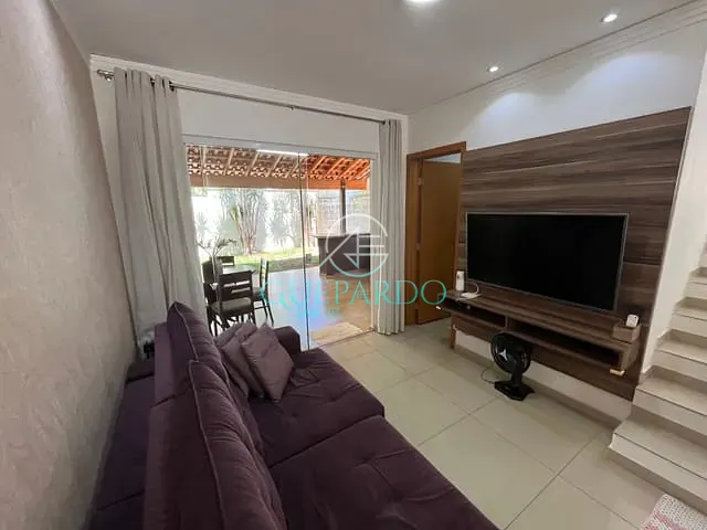 Sobrado com 170m² 3 quartos e 2 banheiros, à venda, no bairro Terra Bonita em Londrina