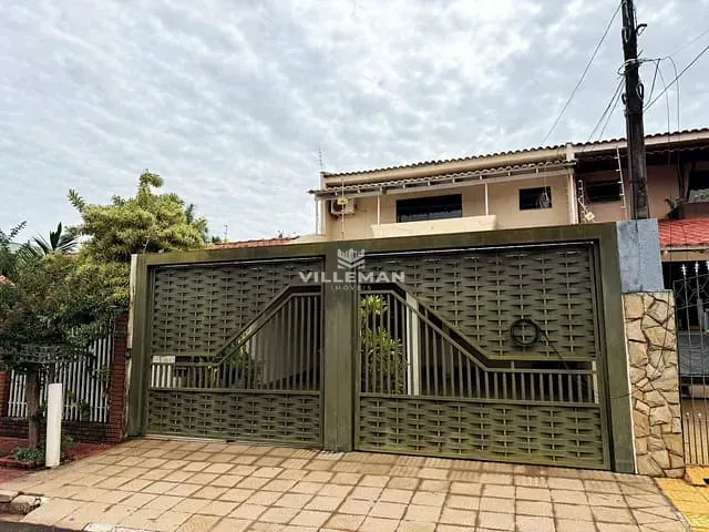 Sobrado com 212m² 3 quartos e 3 banheiros, à venda, no bairro Jardim América em Maringá