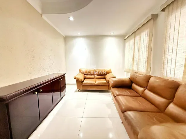 Sobrado com 212m² 3 quartos e 3 banheiros, à venda, no bairro Jardim América em Maringá