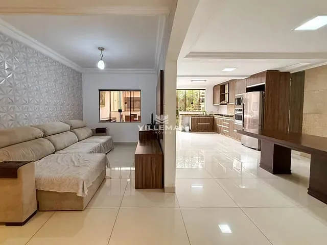 Sobrado com 212m² 3 quartos e 3 banheiros, à venda, no bairro Jardim América em Maringá