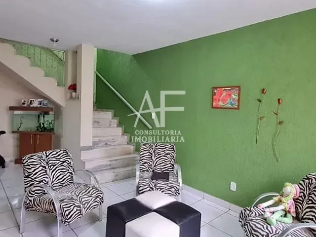 Sobrado com 250m² 5 quartos e 3 banheiros, à venda, no bairro Jardim Ana Emilia em Taubaté