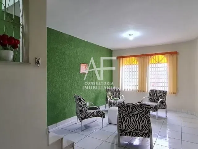 Sobrado com 250m² 5 quartos e 3 banheiros, à venda, no bairro Jardim Ana Emilia em Taubaté