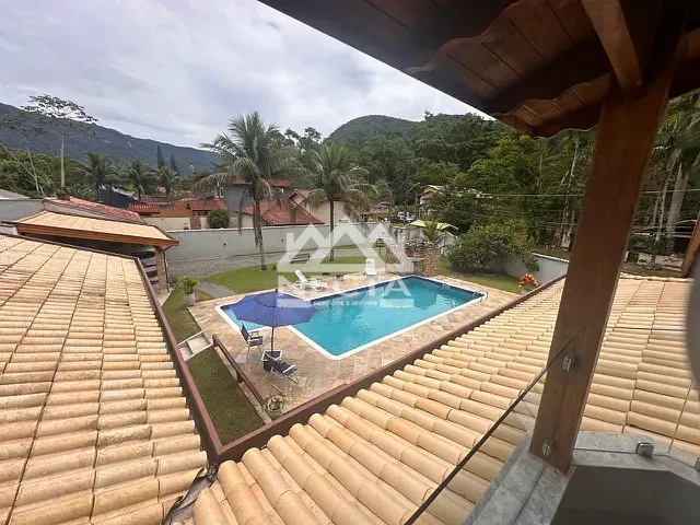 Sobrado com 840m² 3 quartos e 4 banheiros, à venda, no bairro Mar Verde II em Caraguatatuba