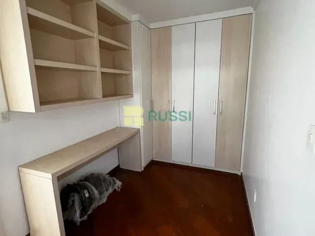 Sobrado com 450m² 4 quartos e 6 banheiros, à venda ou para alugar, no bairro Conjunto Residencial Esplanada do Sol em São José dos Campos