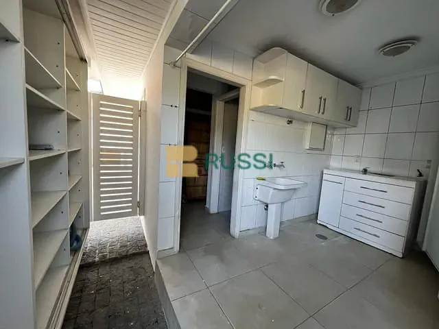 Sobrado com 450m² 4 quartos e 6 banheiros, à venda ou para alugar, no bairro Residencial Esplanada do Sol em São José dos Campos