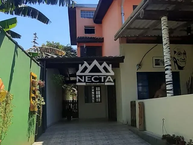 Sobrado com 315m² 3 quartos e 2 banheiros, à venda, no bairro Martim de Sá em Caraguatatuba