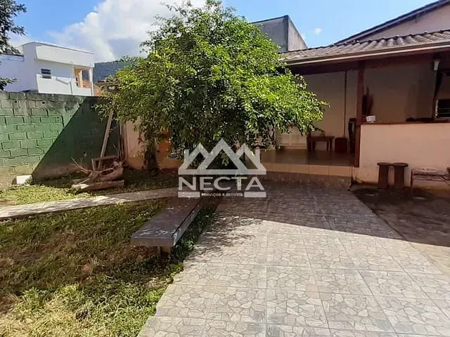 Sobrado com 315m² 3 quartos e 2 banheiros, à venda, no bairro Martim de Sá em Caraguatatuba