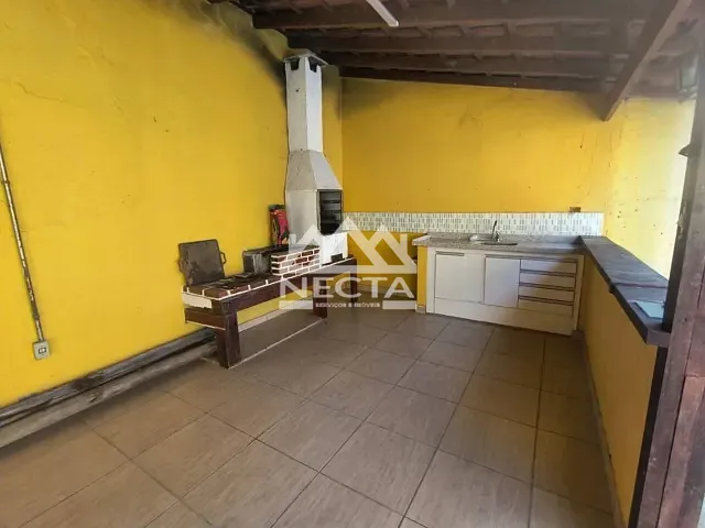 Sobrado com 315m² 3 quartos e 2 banheiros, à venda, no bairro Martim de Sá em Caraguatatuba