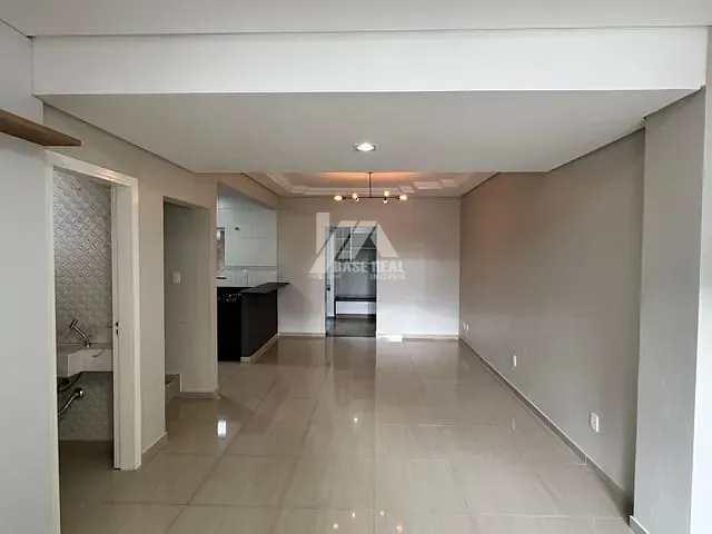 Sobrado com 179m² 3 quartos e 2 banheiros, à venda, no bairro Centro em Guarapuava
