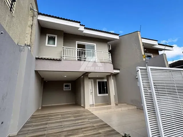 Sobrado com 179m² 3 quartos e 2 banheiros, à venda, no bairro Centro em Guarapuava