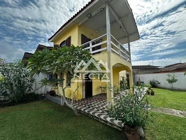 Sobrado com 373m² 2 quartos e 2 banheiros, à venda, no bairro Martim de sá em Caraguatatuba