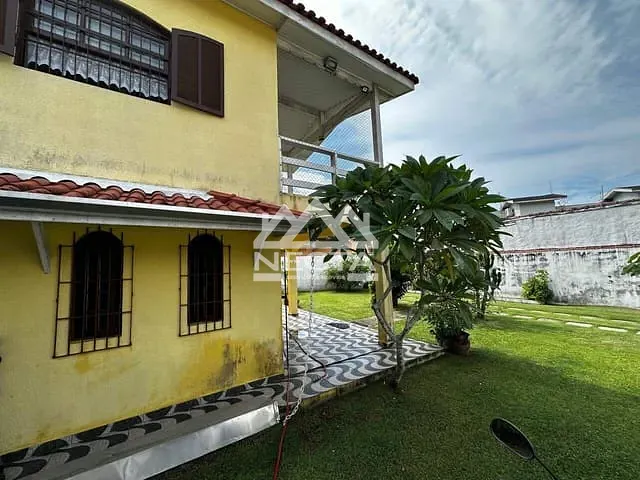 Sobrado com 373m² 2 quartos e 2 banheiros, à venda, no bairro Martim de sá em Caraguatatuba