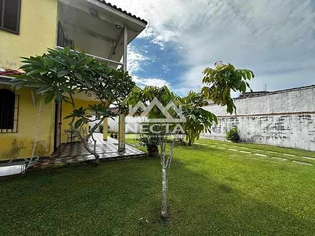 Sobrado com 373m² 2 quartos e 2 banheiros, à venda, no bairro Martim de sá em Caraguatatuba