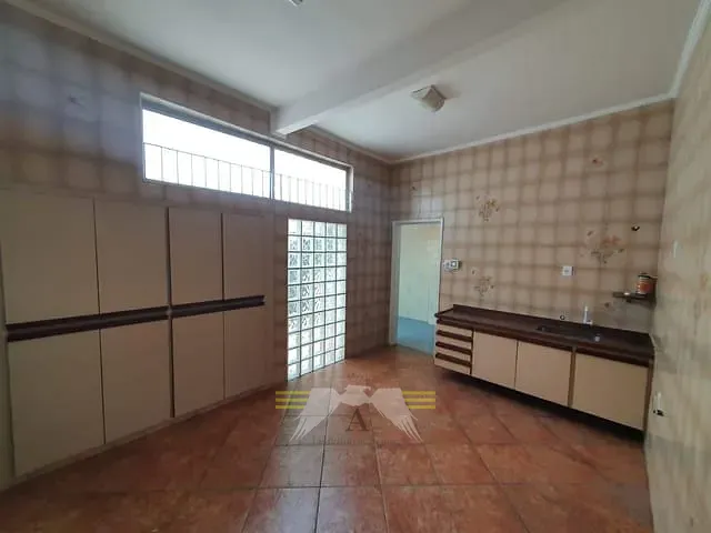 Sobrado 3 quartos e 2 banheiros, à venda ou para alugar, no bairro Belém em São Paulo