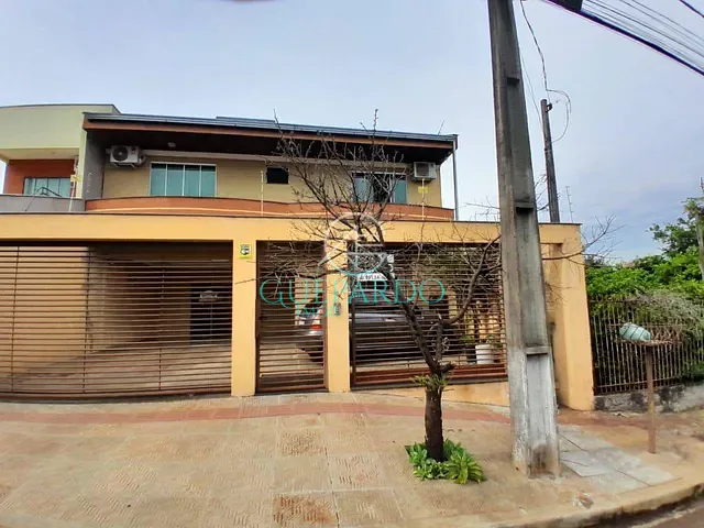 Sobrado com 200m² 3 quartos e 4 banheiros, à venda, no bairro Jardim Colúmbia D em Londrina