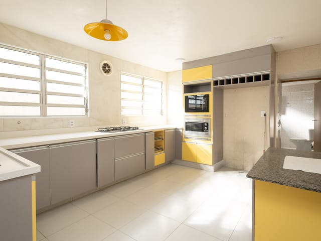 Casa com 156m² 3 quartos e 2 banheiros, à venda ou para alugar, no bairro Fragata em Pelotas