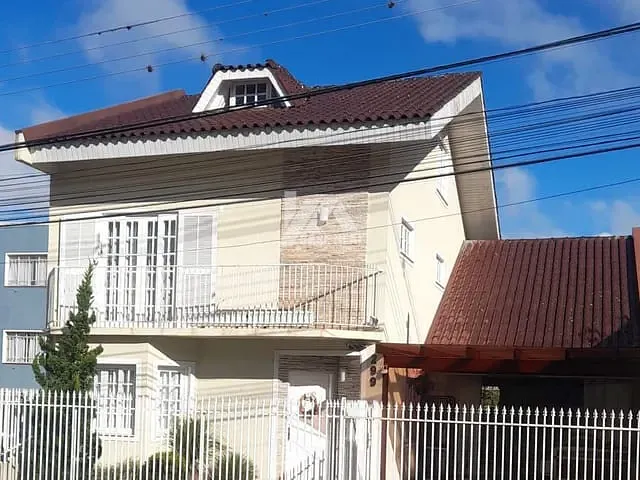 Sobrado 3 quartos e 3 banheiros, à venda, no bairro Centro em Ponta Grossa