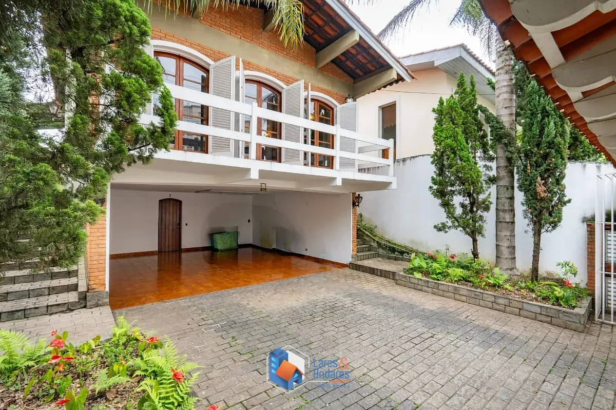 Sobrado, 3 quartos, 303 m² - Foto 1
