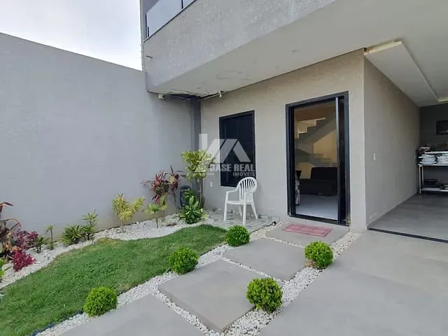 Sobrado 3 quartos e 3 banheiros, à venda, no bairro Cará-cará em Ponta Grossa