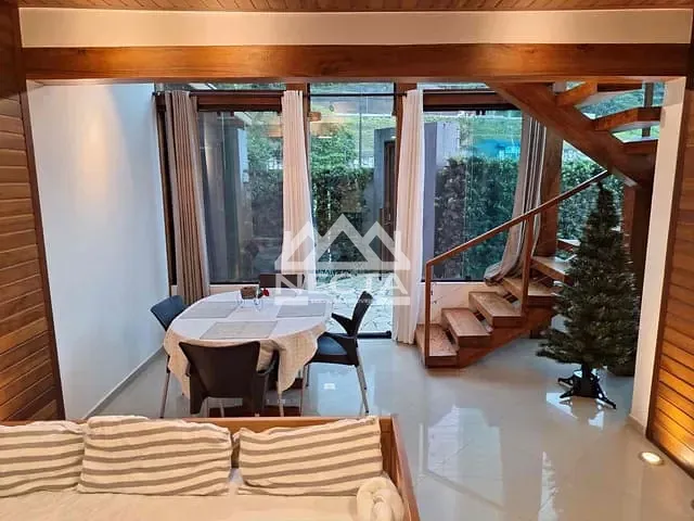 Sobrado com 325m² 3 quartos e 3 banheiros, à venda, no bairro Jardim Terralão em Caraguatatuba